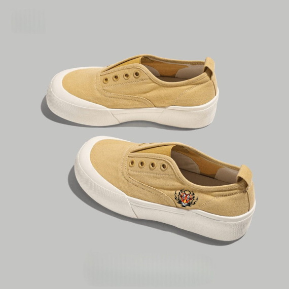 Tribal Tiger - Crest Platform Slip - Ons